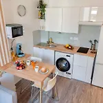 Le Garibaldi 2 - Speciale Lancement - Ideal Couple En Quete D'un Pied A Terre Confort - Animaux Acceptes - 5min A Pied Du Port - Centre - Commerces - 10min En Voiture - Wifi Hd * La Seyne-sur-Mer